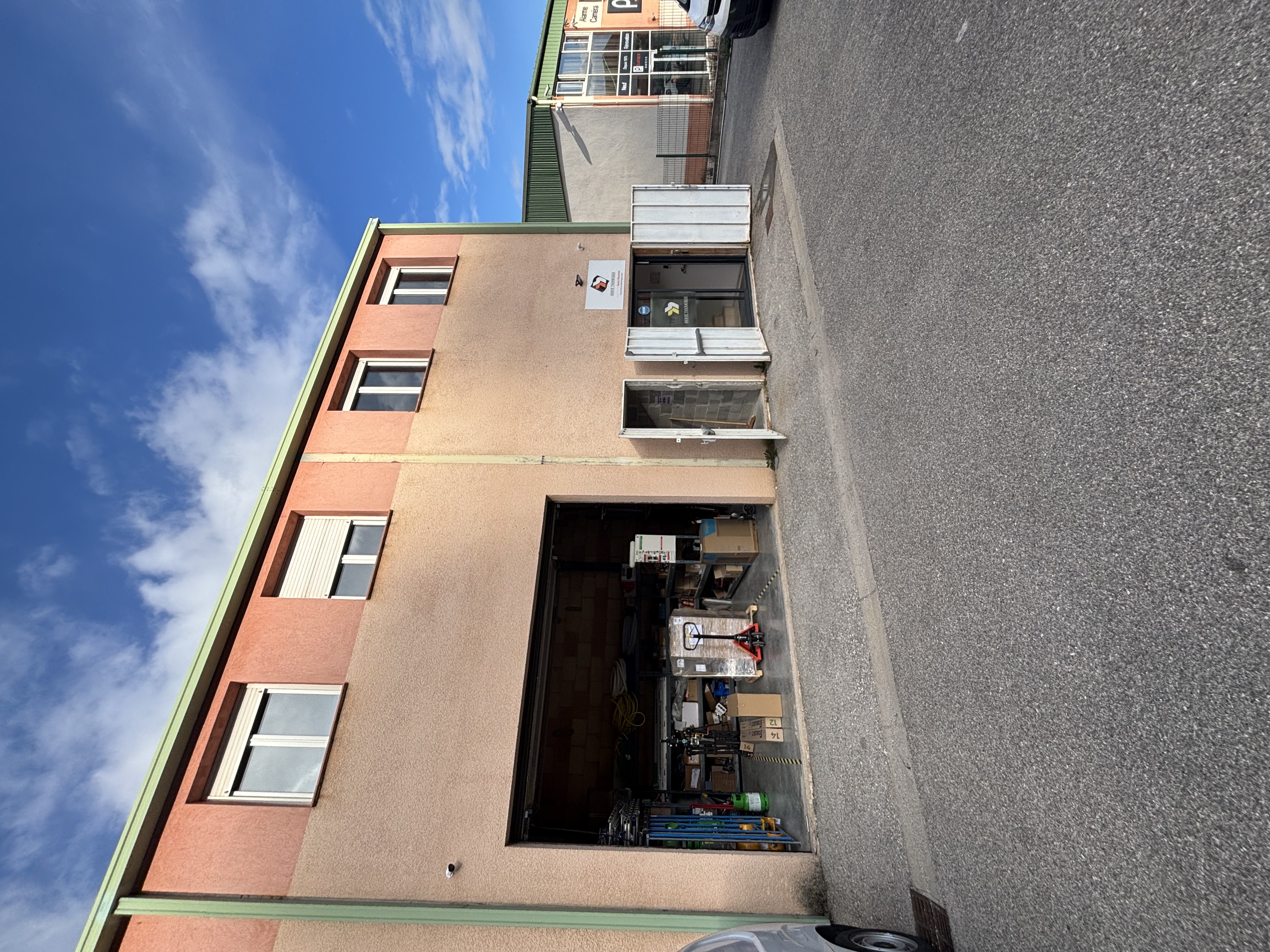 Location Local d'activités 175 m²